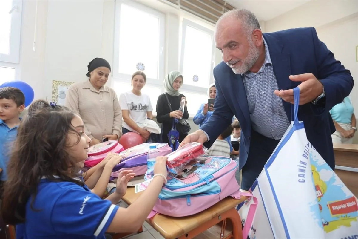 Canik’te tüm birinci sınıflara çanta ve kırtasiye seti hediye edilecek