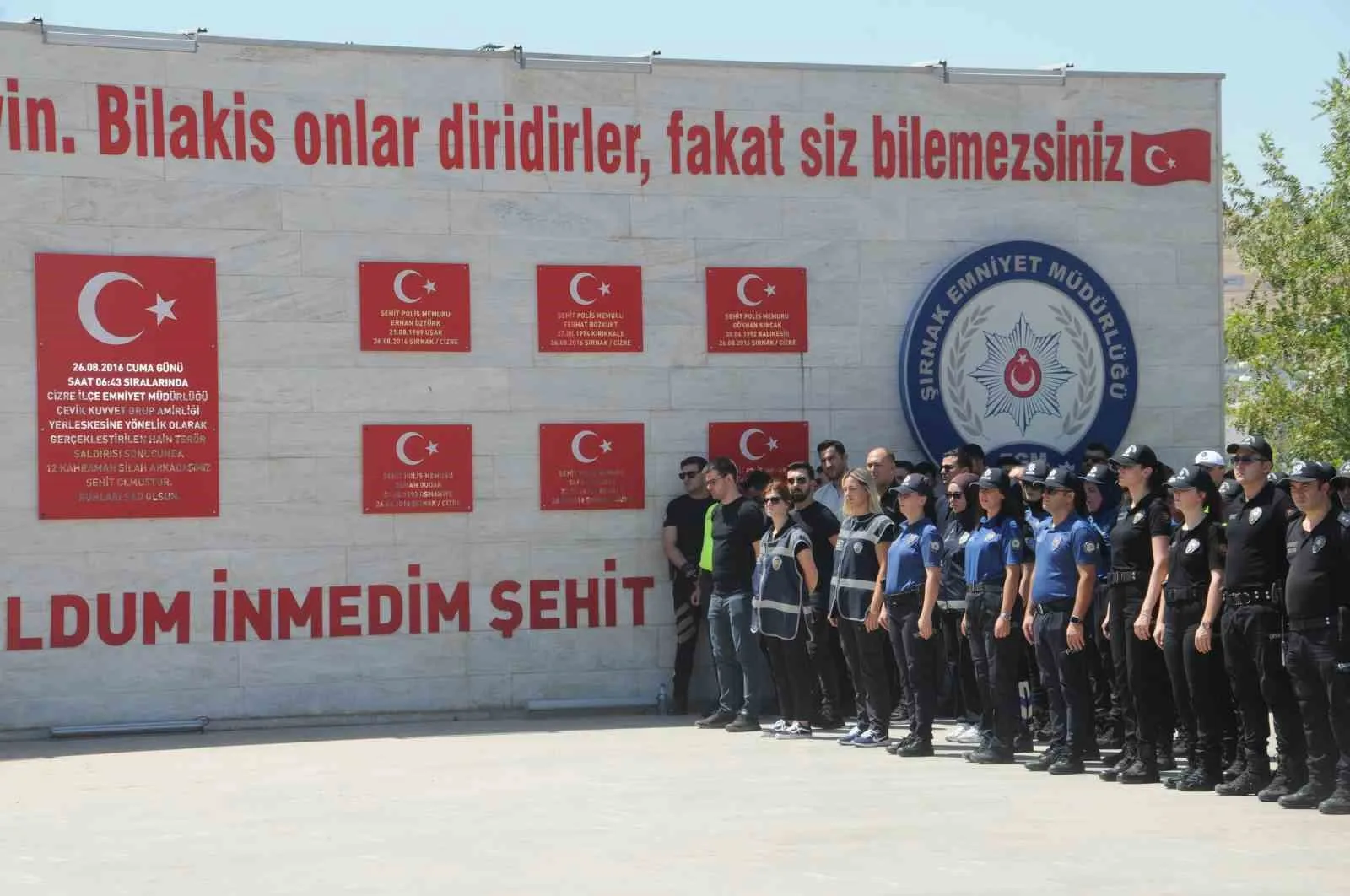 Cizre’de 8 yıl önce PKK saldırısında şehit düşen 12 polis anıldı