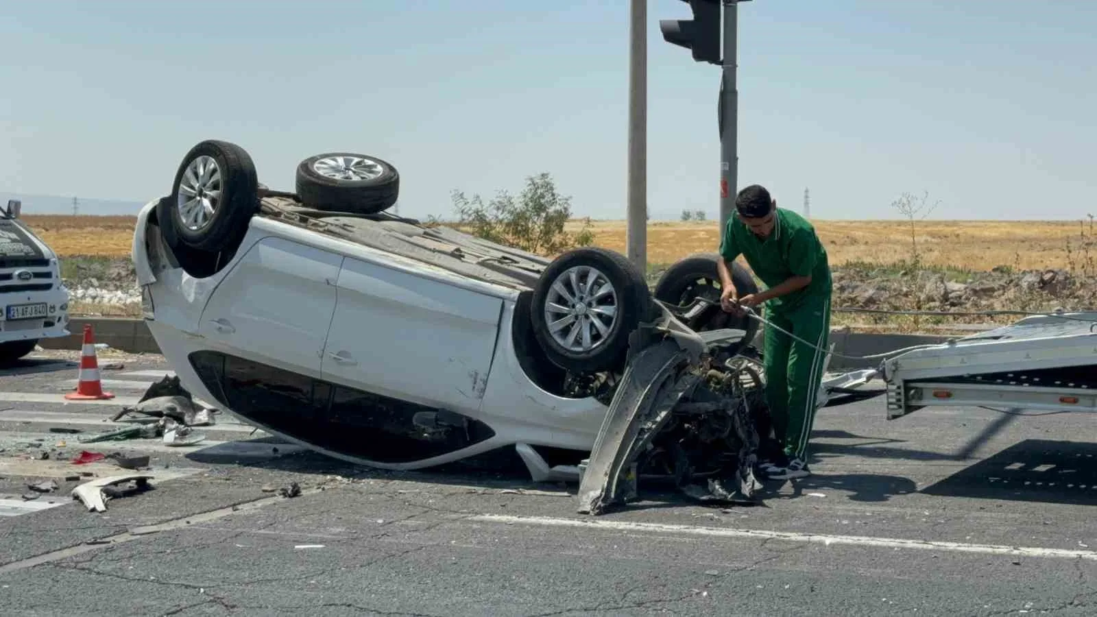 Diyarbakır’da 3 aracın karıştığı zincirleme kazada 4 kişi yaralandı