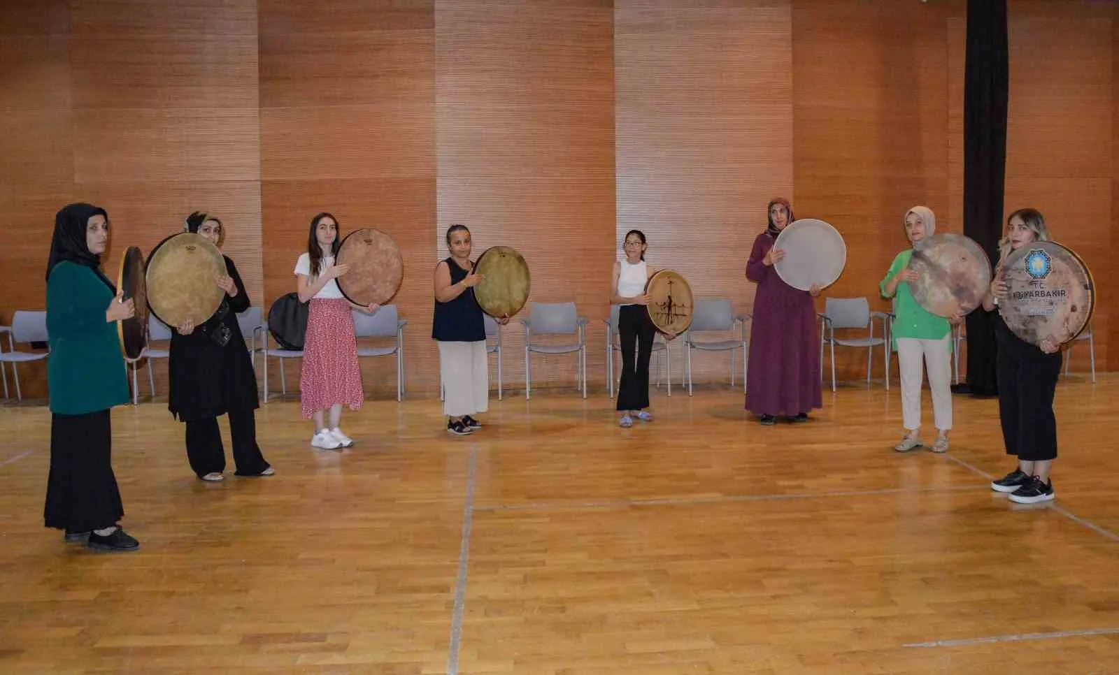 Diyarbakır’da öğrenciler ücretsiz sanat kurslarından faydalanıyor