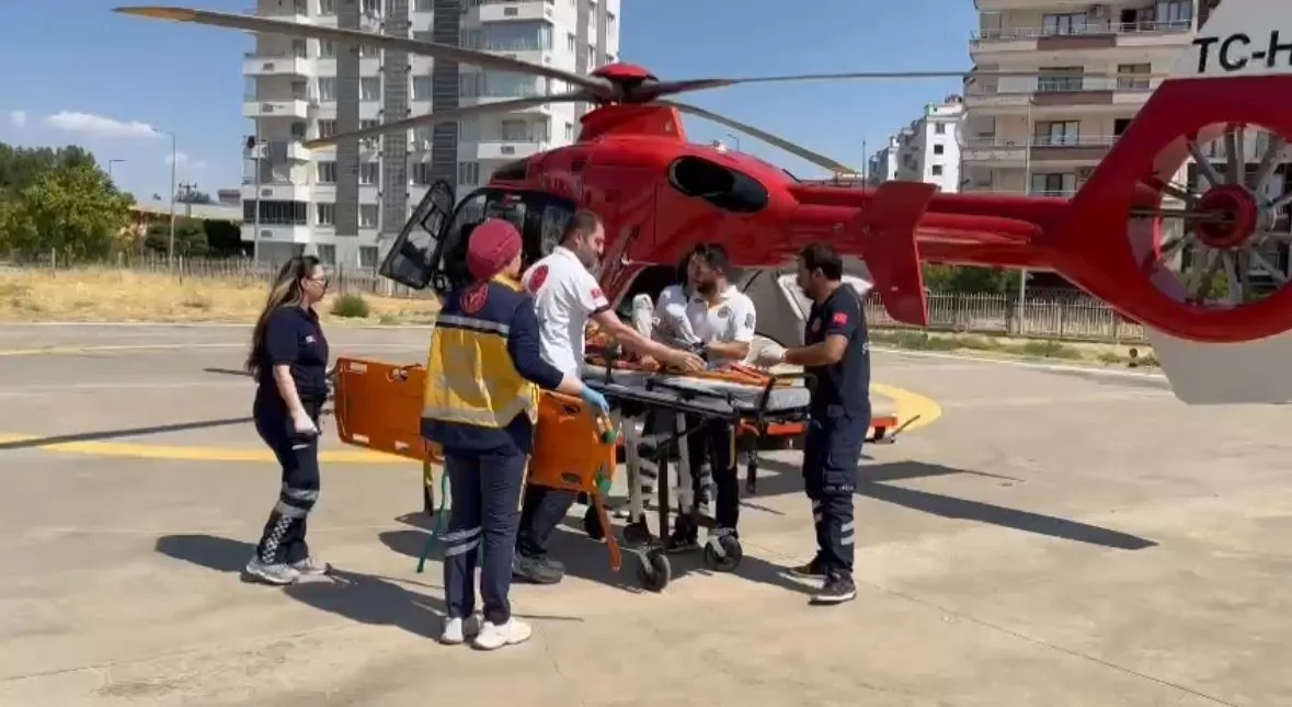 Diyarbakır’da yüksekten düşen çocuk ambulans helikopterle hastaneye nakledildi