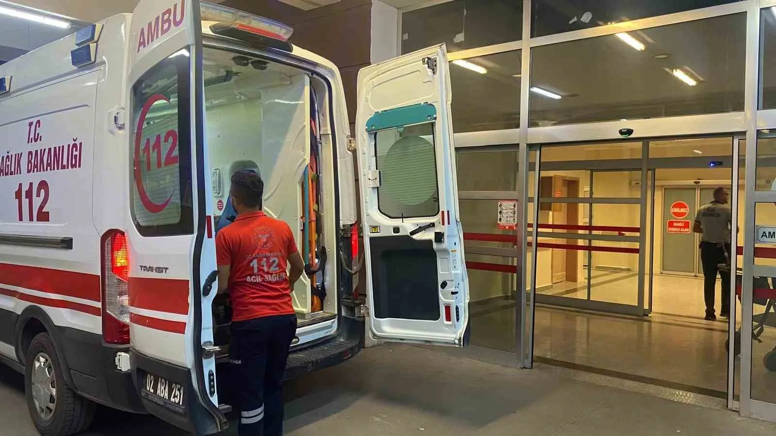 Ehliyetsiz motosiklet sürücüleri çarpıştı: 3 yaralı