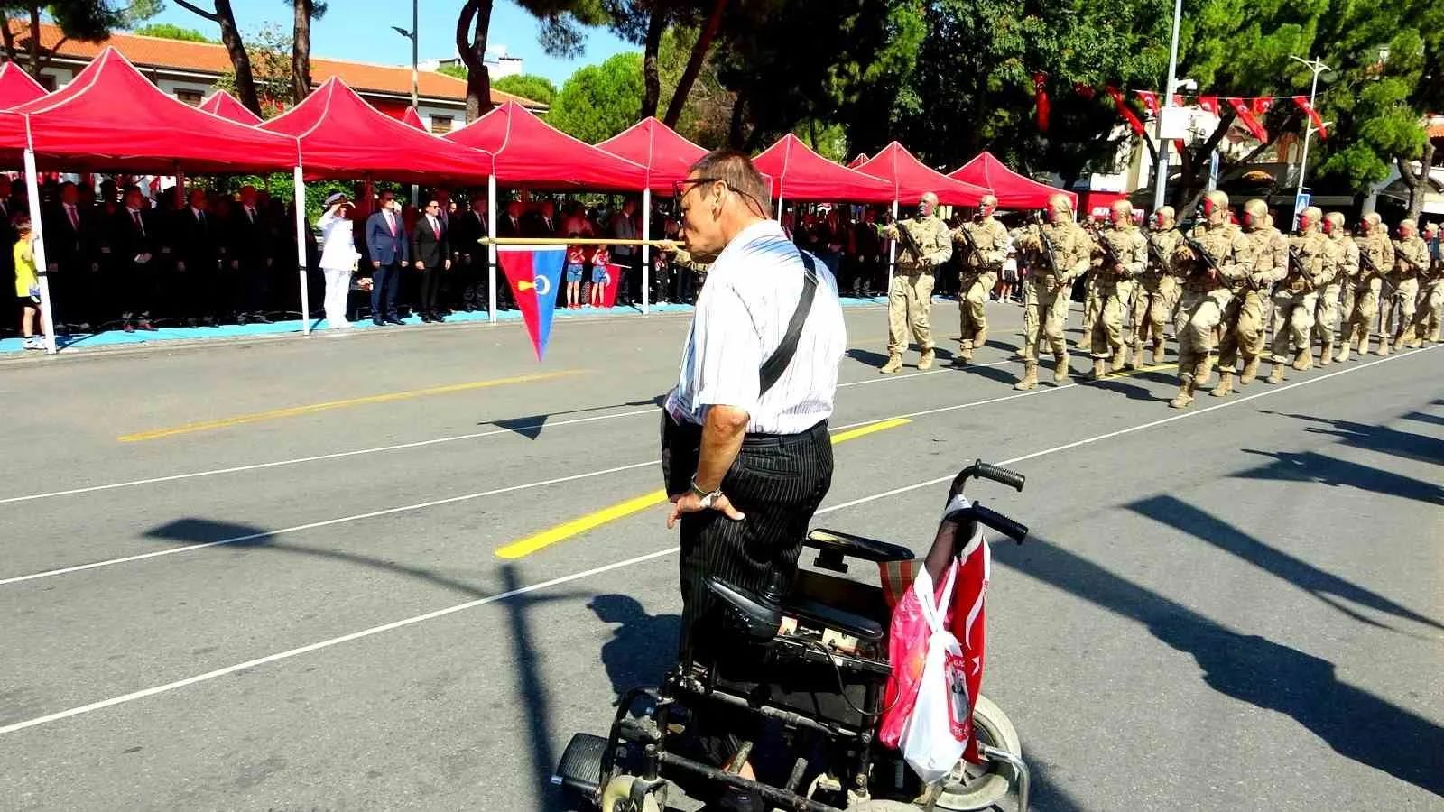 Engelli vatandaştan anlamlı selam