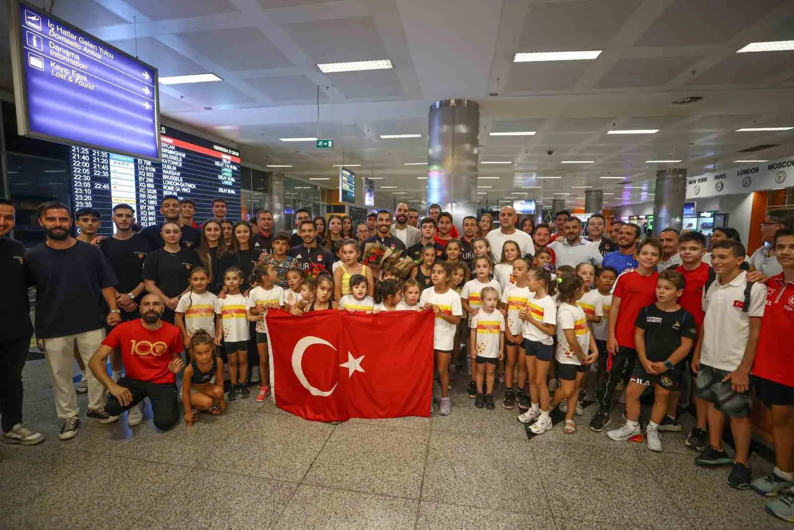 Ferhat Arıcan, İzmir’de coşkuyla karşılandı