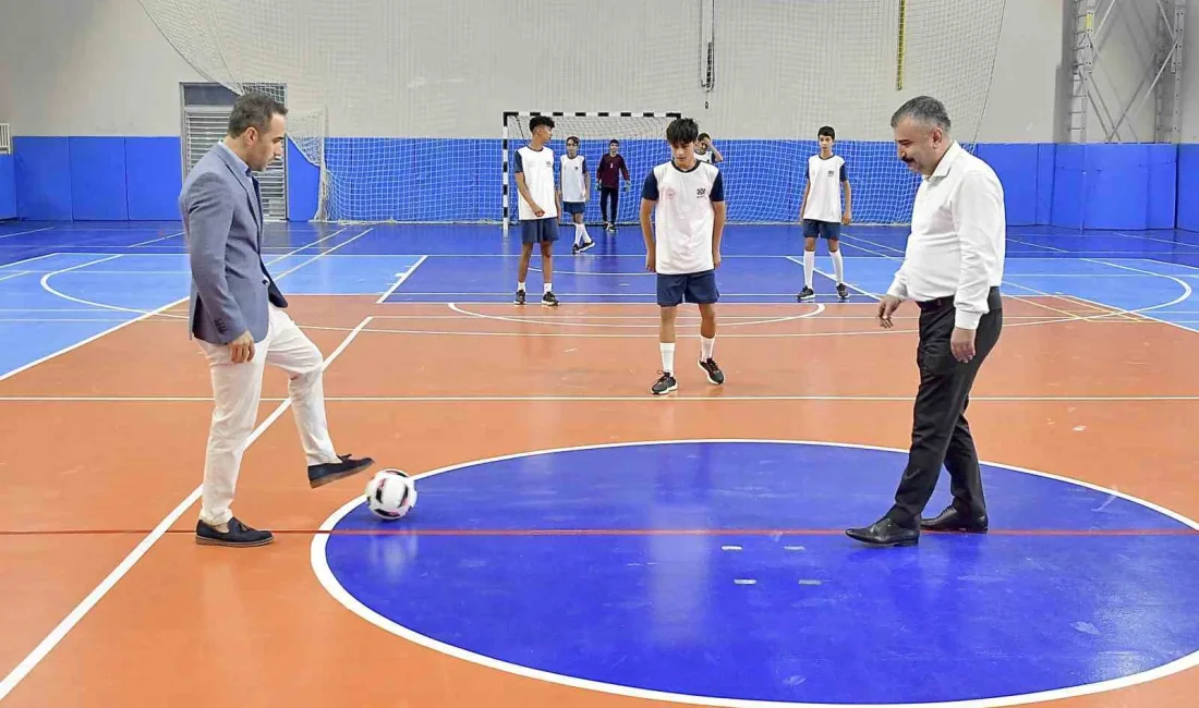 ESKİŞEHİR'DE DÜZENLENEN FUTSAL TURNUVASININ