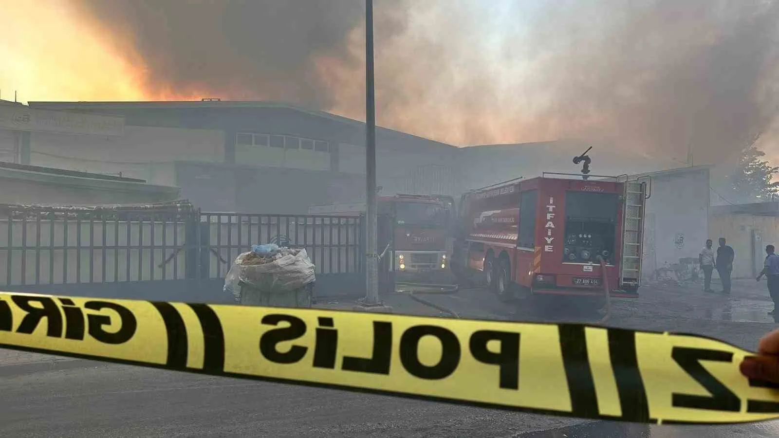 Gaziantep’te elyaf fabrikasında korkutan yangın