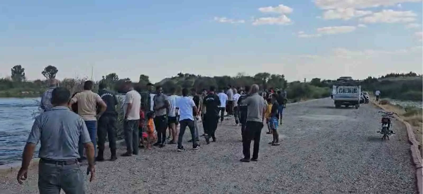 Gaziantep’te serinlemek için Fırat Nehri’ne giren çocuk kayboldu