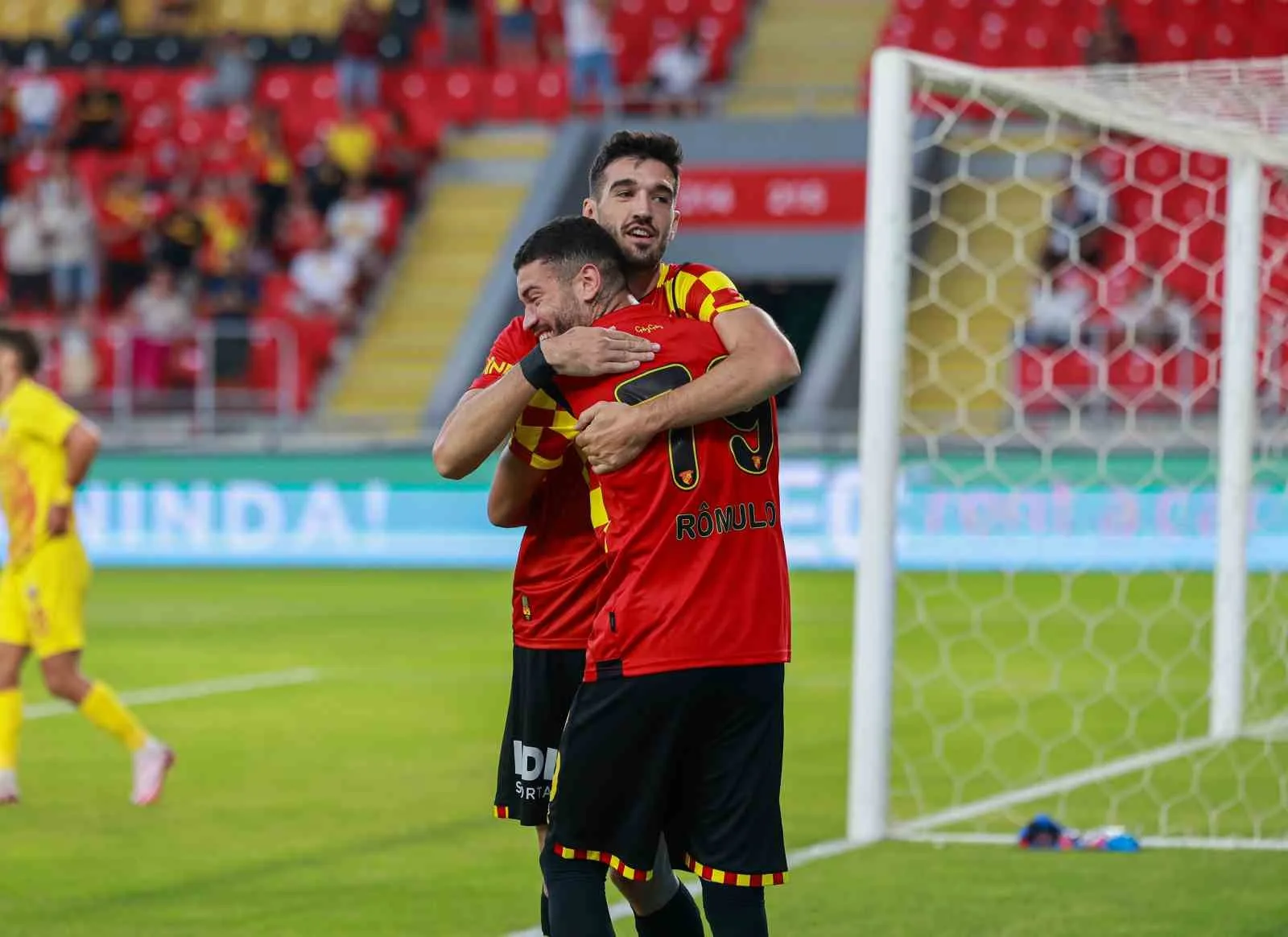 Göztepe’de golcü ve kaleci endişesi