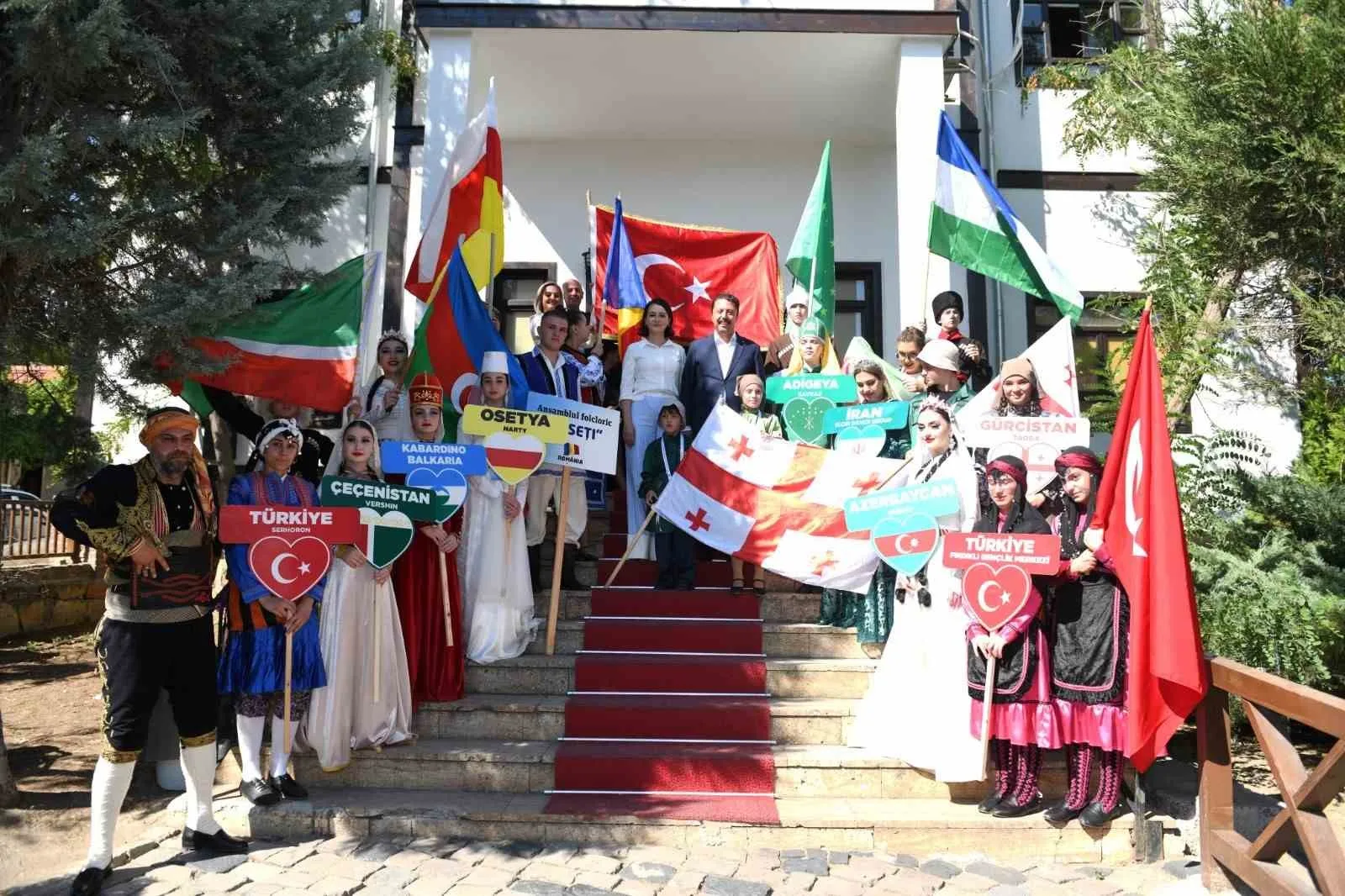 ANKARA'NIN BEYPAZARI İLÇESİNDE I. ULUSLARARASI BEYPAZARI HALK DANSLARI VE MÜZİK