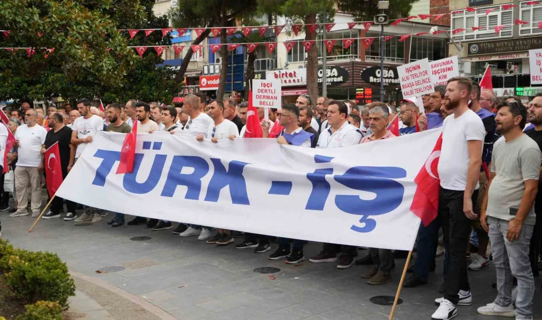 SAMSUN'DA İŞÇİLER DÜZENLEDİKLERİ EYLEMDE