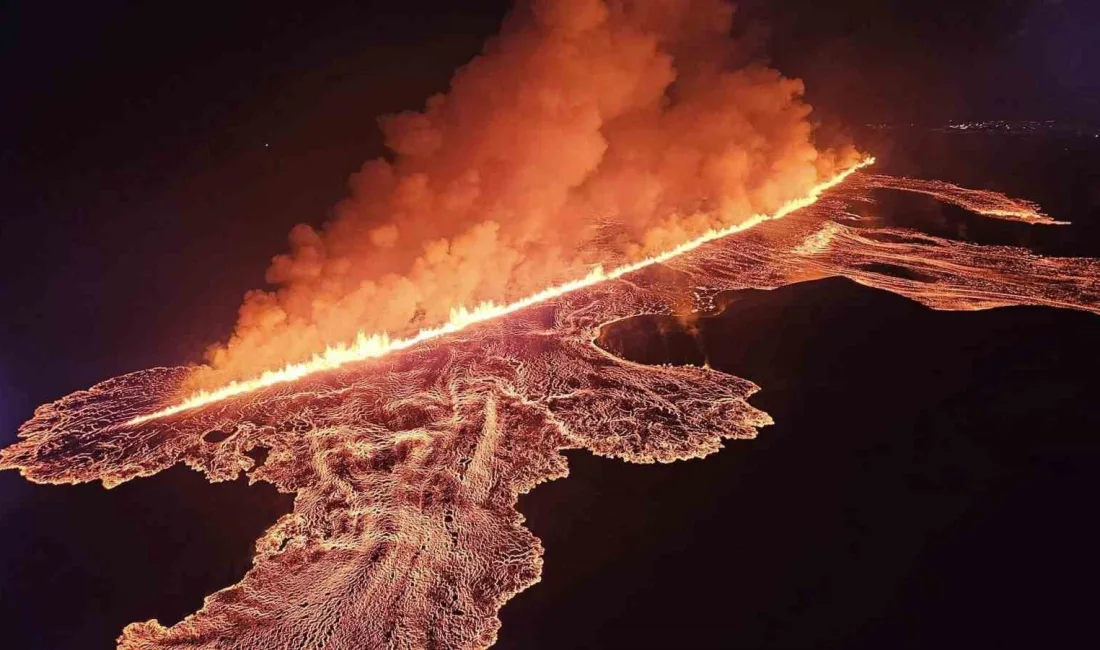 İZLANDA’NIN REYKJANES YARIMADASI’NDA ARALIK