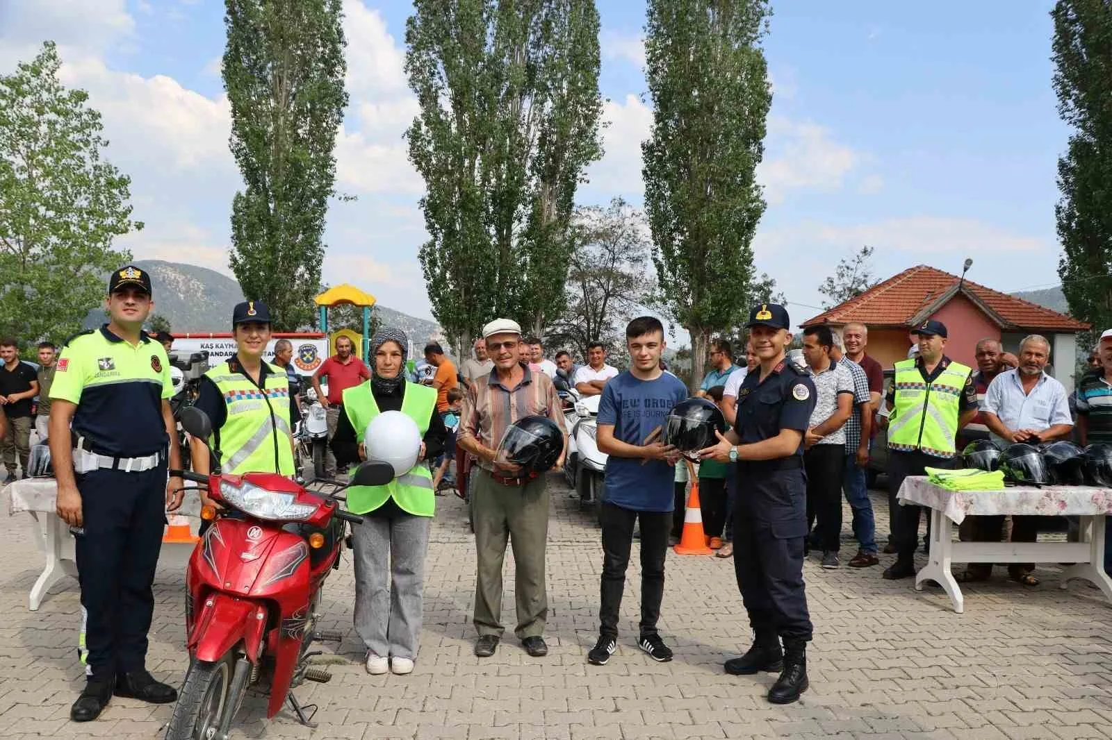 Jandarma “Köy Yolunda Trafikte Her şey Yolunda” projesini tanıttı