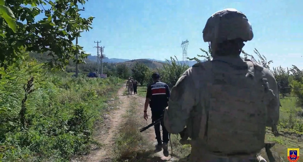 Jandarmadan uyuşturucu ve kaçakçılık operasyonu: 128 gözaltı, 2 tutuklama