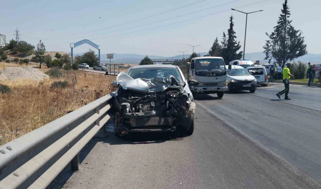 KAHRAMANMARAŞ’TA KONTROLDEN ÇIKAN OTOMOBİL