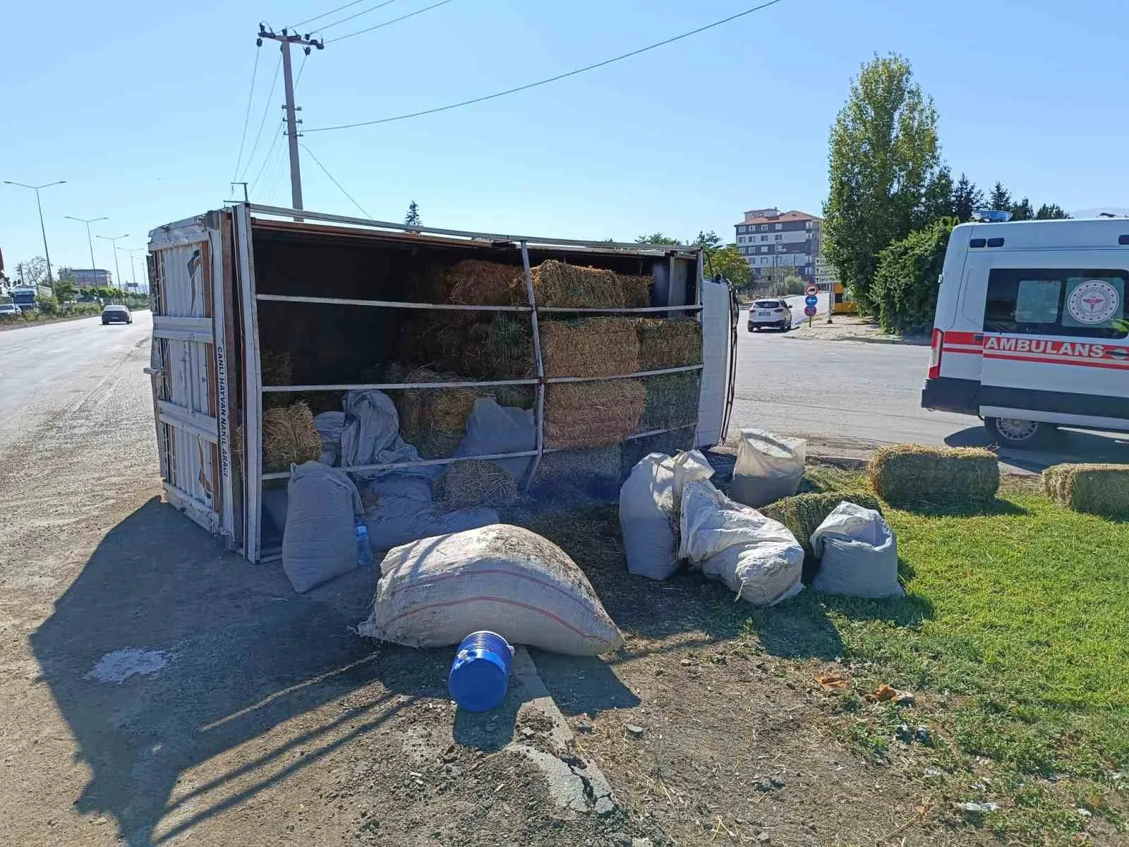 Konya’da kamyonet ile kamyon çarpıştı: 3 yaralı