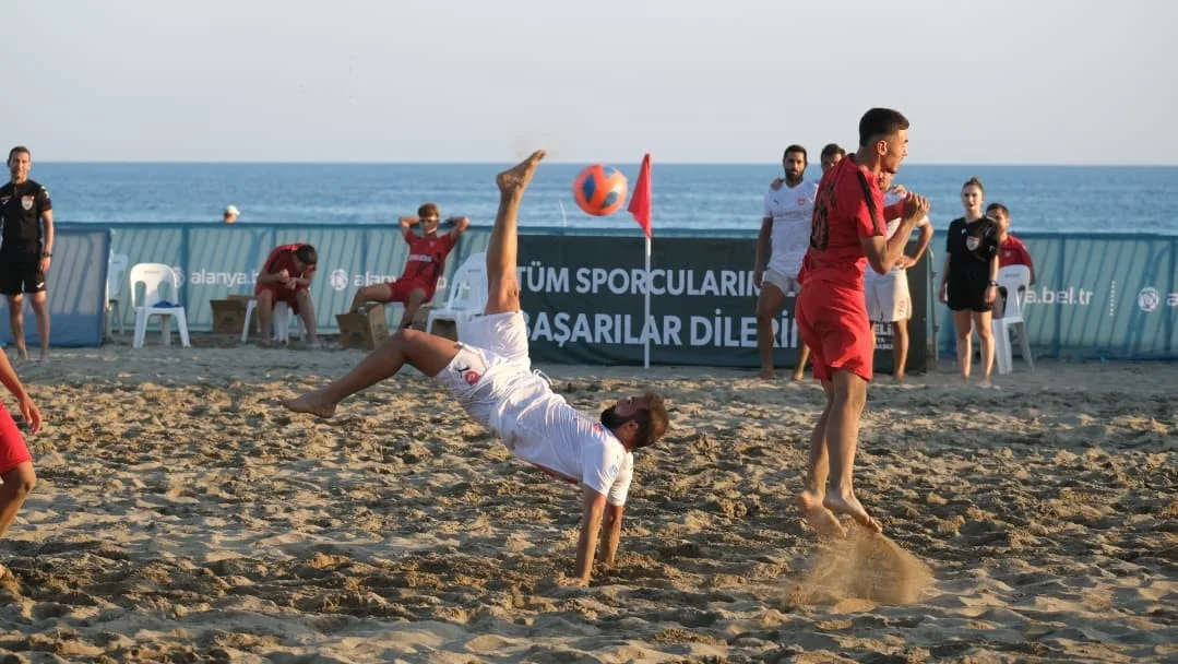 Kumda şampiyon Alanya Belediyespor oldu