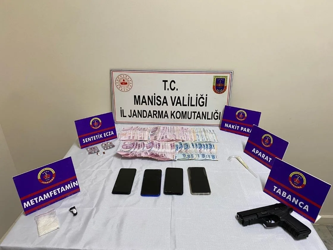 Manisa’da jandarmadan 3 ilçede asayiş uygulaması