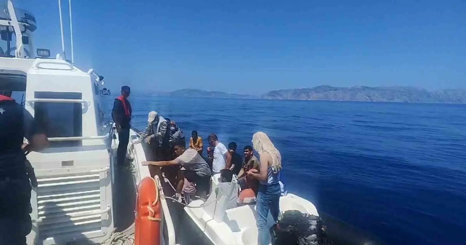 Marmaris’te 19 düzensiz göçmen kurtarıldı