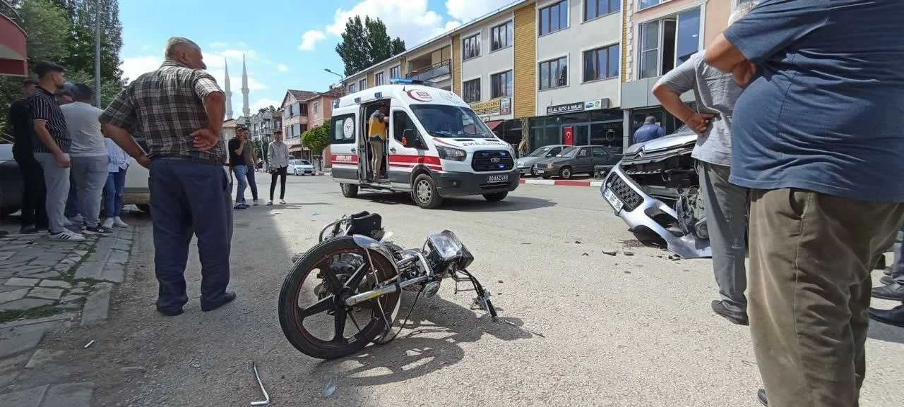 Motorsiklet ile kaza yaptı: Sağlık ekiplerine “Ayağımı hissetmiyorum” dedi