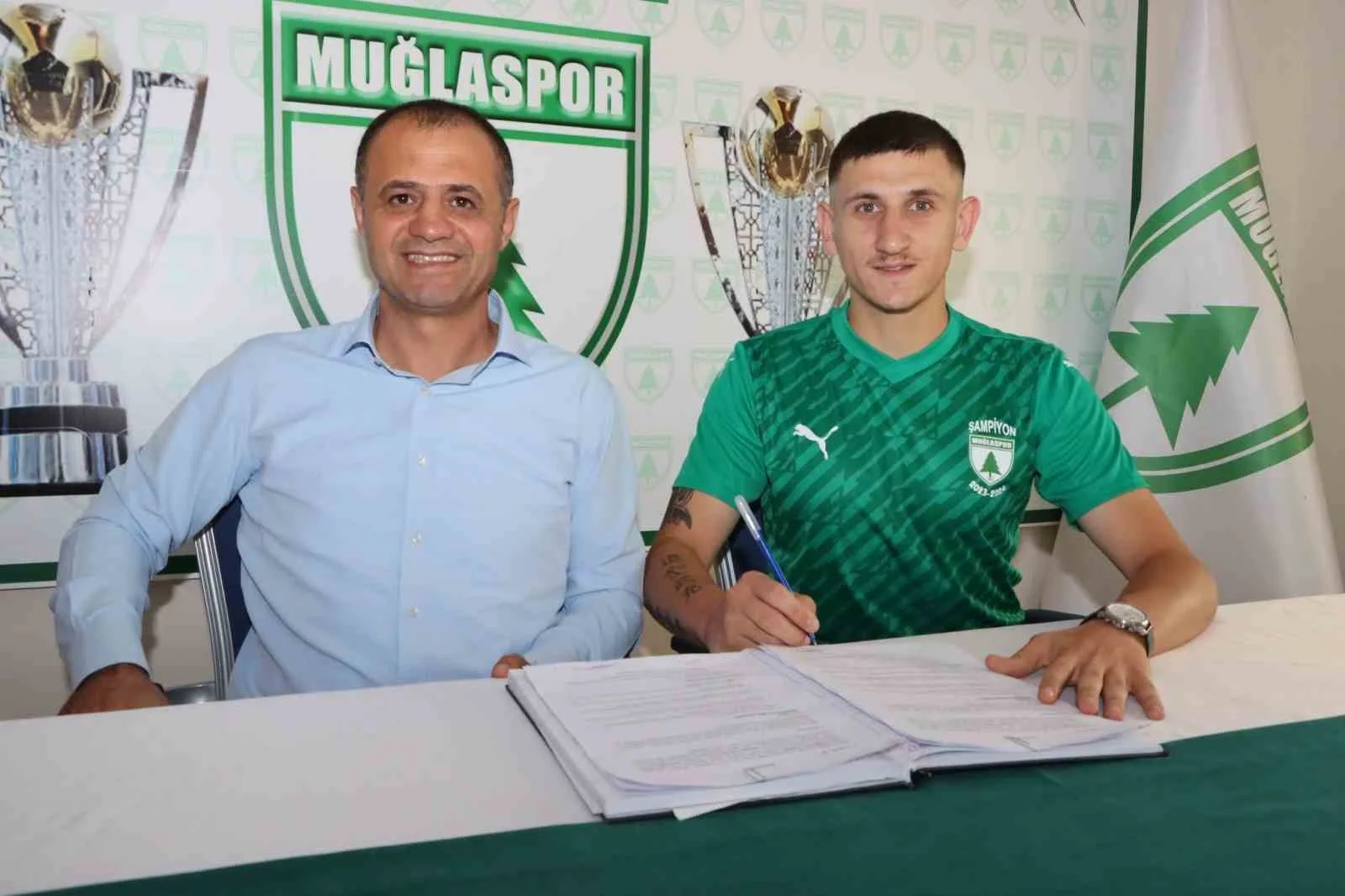 Muğlaspor başarılı sol beki renklerine bağladı