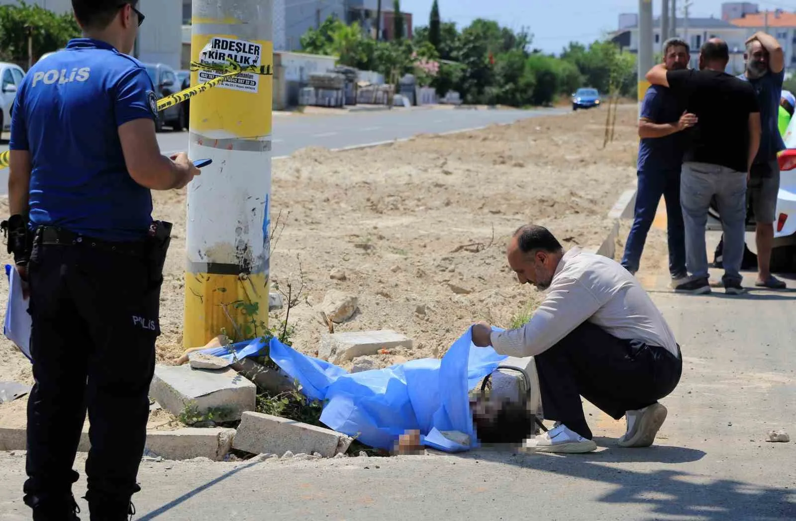 Oğlunu trafik kazasında kaybeden babanın son bakışı yürekleri sızlattı