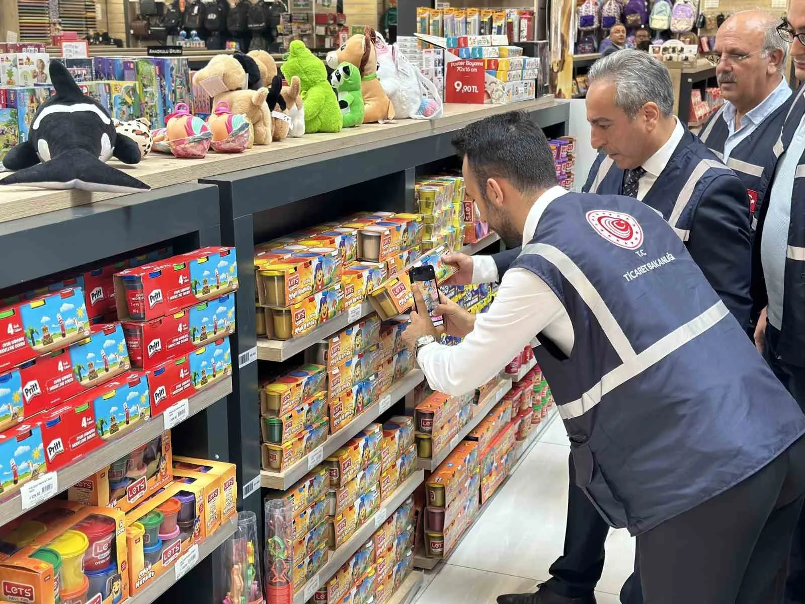 Okulların açılmasına sayılı günler kaldı: Kırtasiyeler teker teker denetleniyor