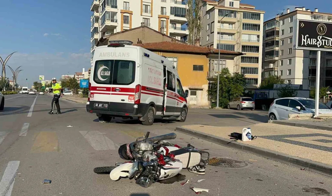 AKSARAY’DA OTOMOBİLİN ÇARPTIĞI MOTOSİKLET