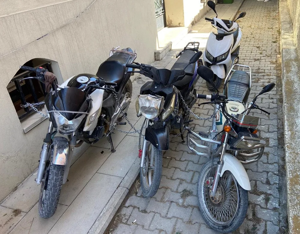 Polis ekipleri çalıntı motosikletler üzerine uygulama yaptı