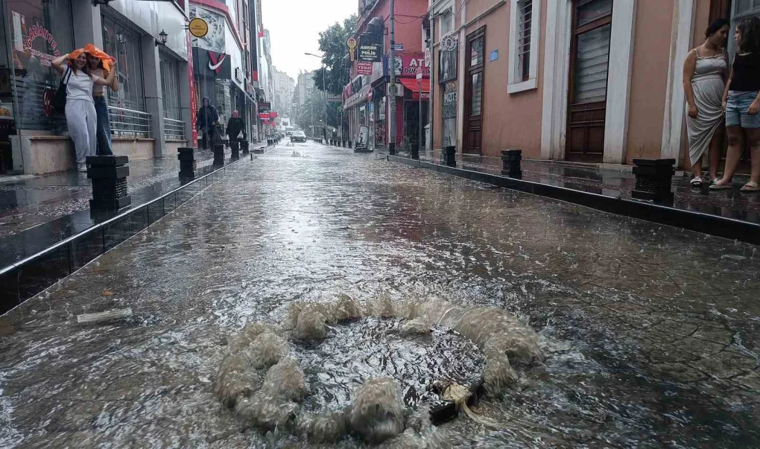 SAMSUN’DA ANİ BASTIRAN SAĞANAK,