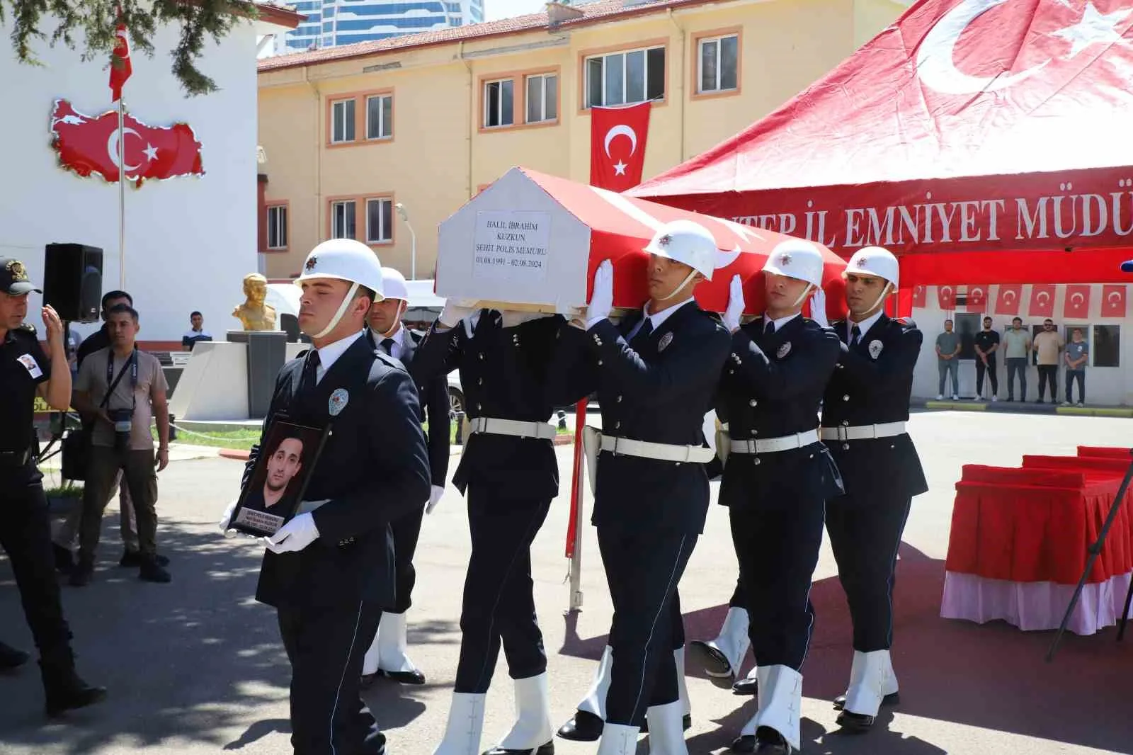 Şehit polis memuru Halil İbrahim Kuzkun için tören düzenlendi