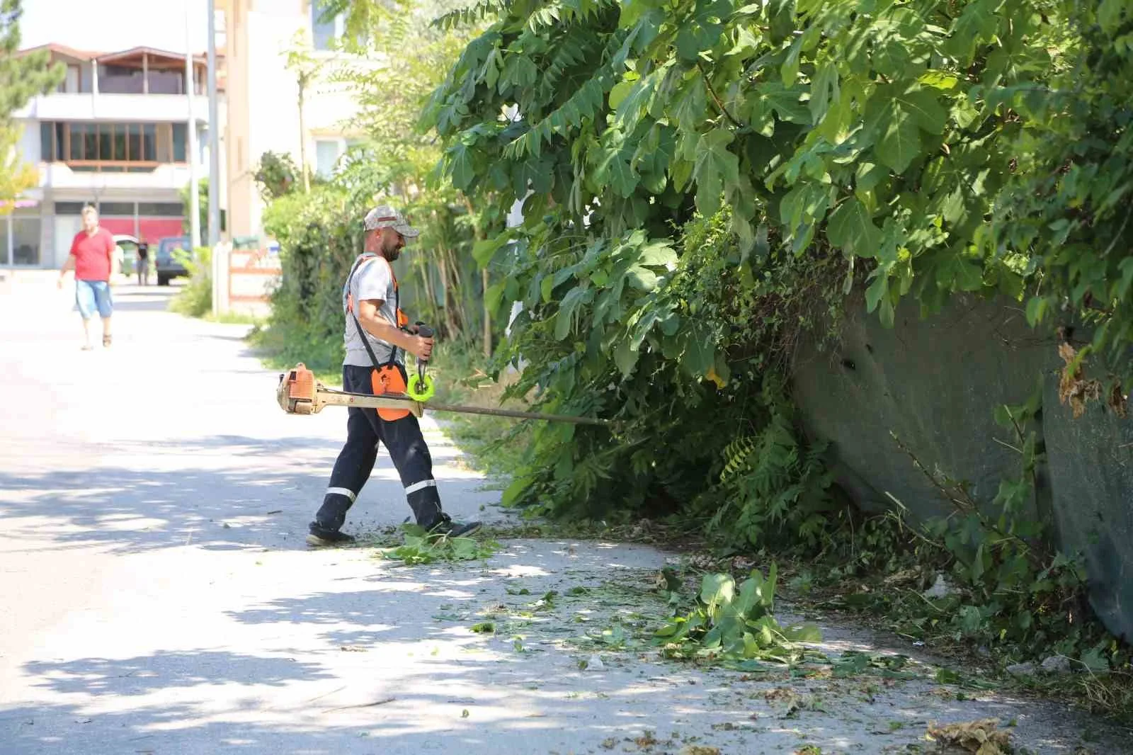 Serdivan’da yaz bakımı devam ediyor