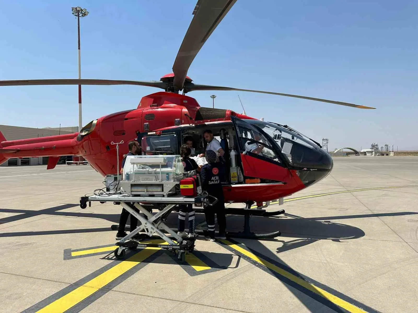 Şırnak’ta ambulans helikopter Umut bebek için havalandı