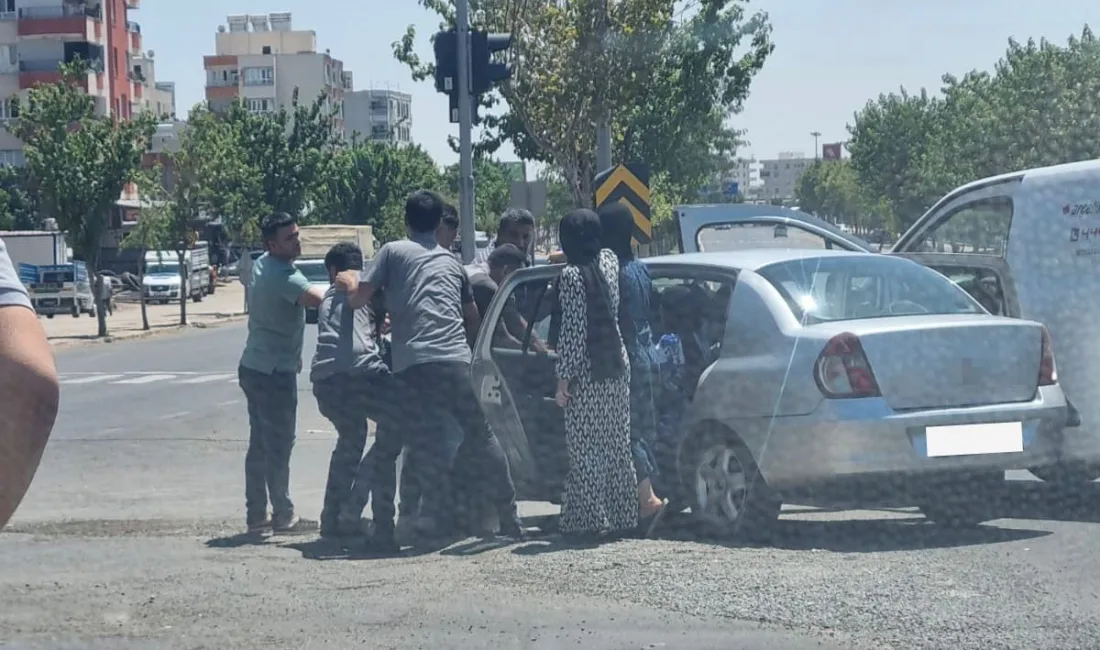 ŞANLIURFA'NIN SİVEREK İLÇESİNDE, YOL