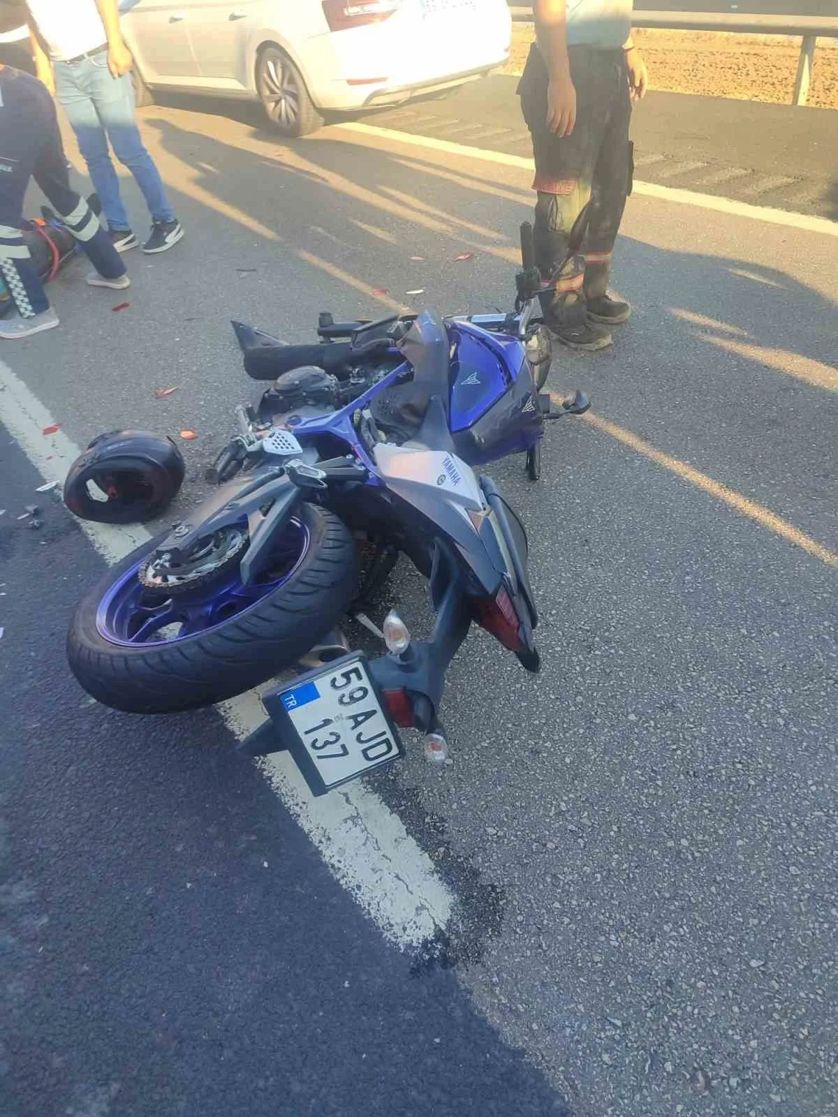 Tekirdağ’da motosiklet otomobile çarptı: 2 yaralı