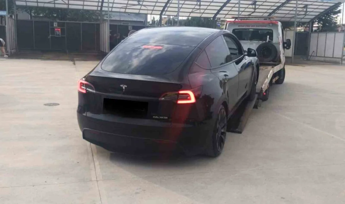 SÜRÜCÜNÜN DRİFT ATTIĞI TESLA