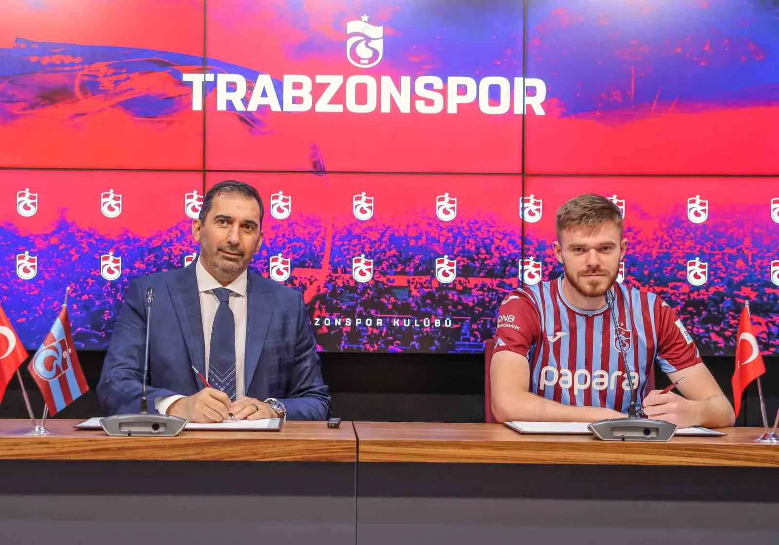 Trabzonspor, Arseniy Batagov için imza töreni düzenledi