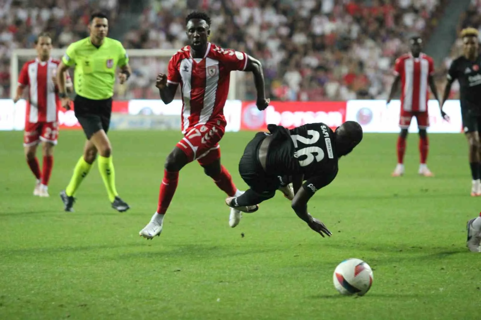 Trendyol Süper Lig: Samsunspor: 0 – Beşiktaş: 2 (İlk yarı)