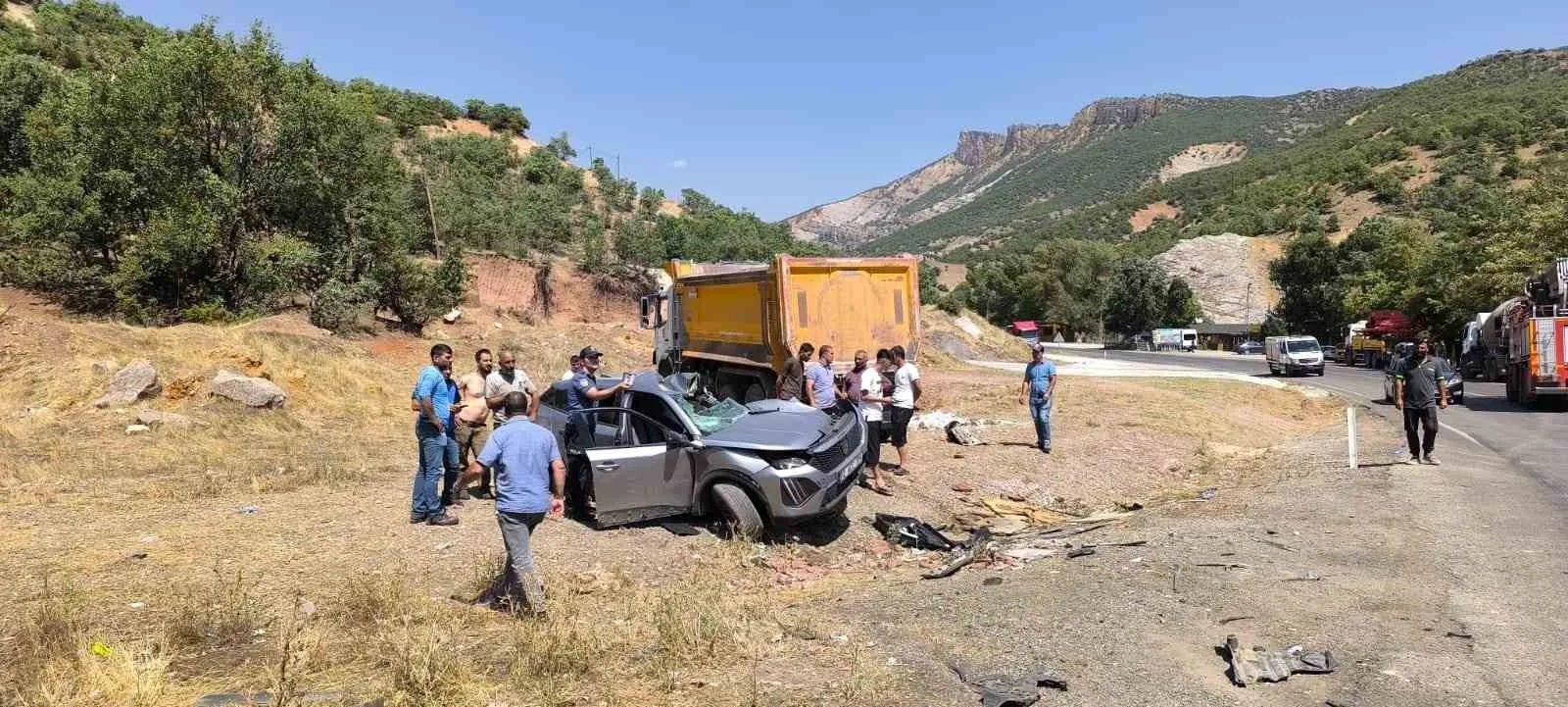 Tunceli’de feci kaza: 2’si ağır 7 yaralı