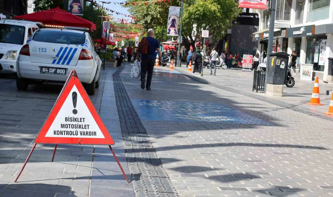 UŞAK BELEDİYESİ ULAŞIM MÜDÜRLÜĞÜ EKİPLERİ, İSMET PAŞA CADDESİ’NDE TRAFİĞE KAPALI