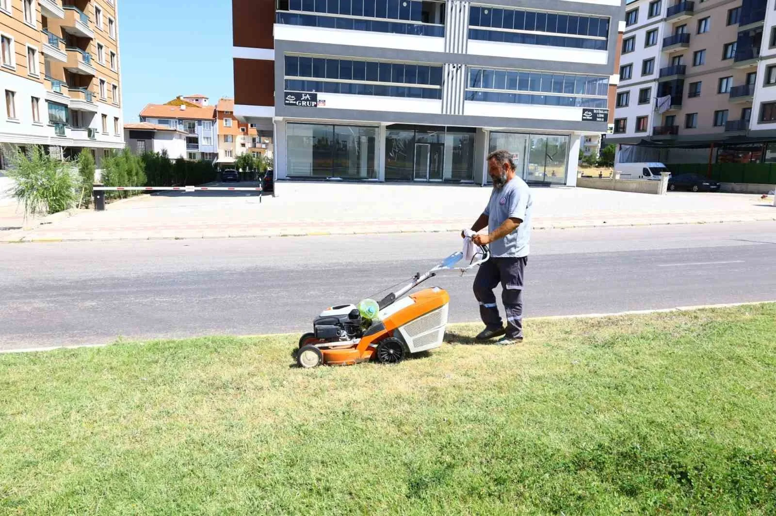 UŞAK BELEDİYESİ TEMİZLİK İŞLERİ MÜDÜRLÜĞÜ VE PARK VE BAHÇELER MÜDÜRLÜĞÜ