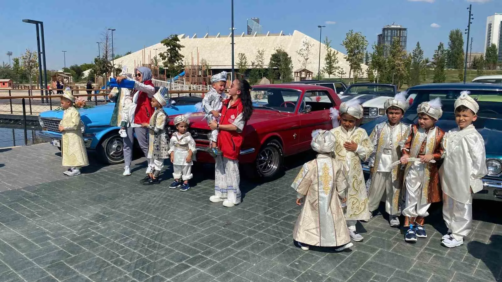 VAKIFLAR GENEL MÜDÜRLÜĞÜ, ANKARA’DA 25 ÇOCUK İÇİN SÜNNET ORGANİZASYONU DÜZENLEDİ.