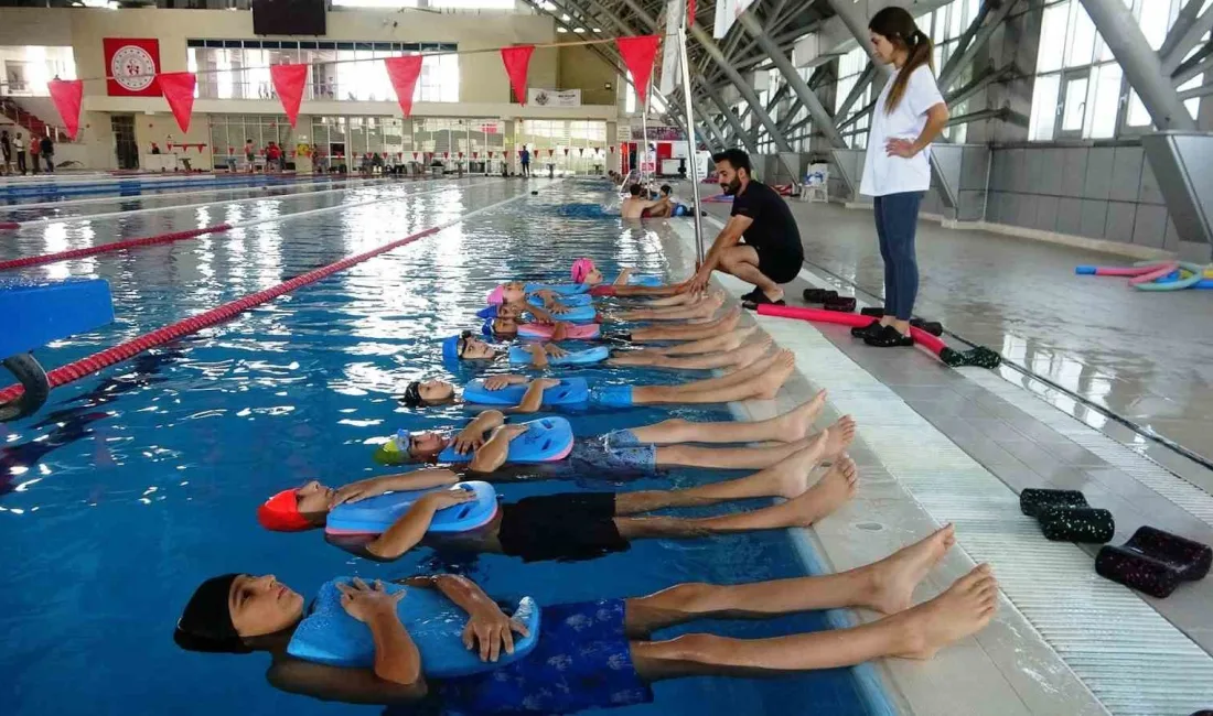 VAN'DA BAŞLATILAN "YÜZME BİLMEYEN