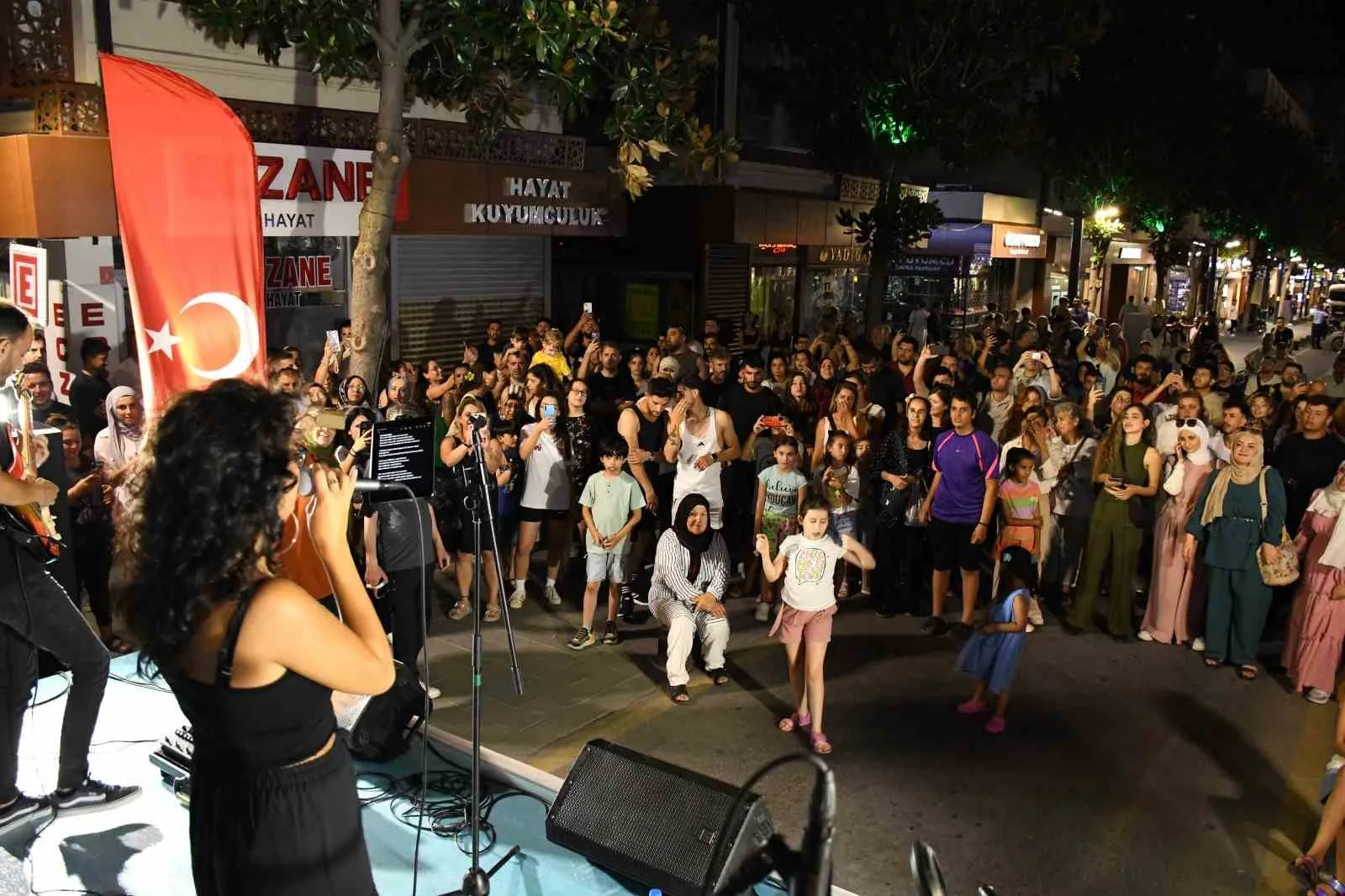 Vatandaş istedi, Başkan Ahmet Akın yaptı