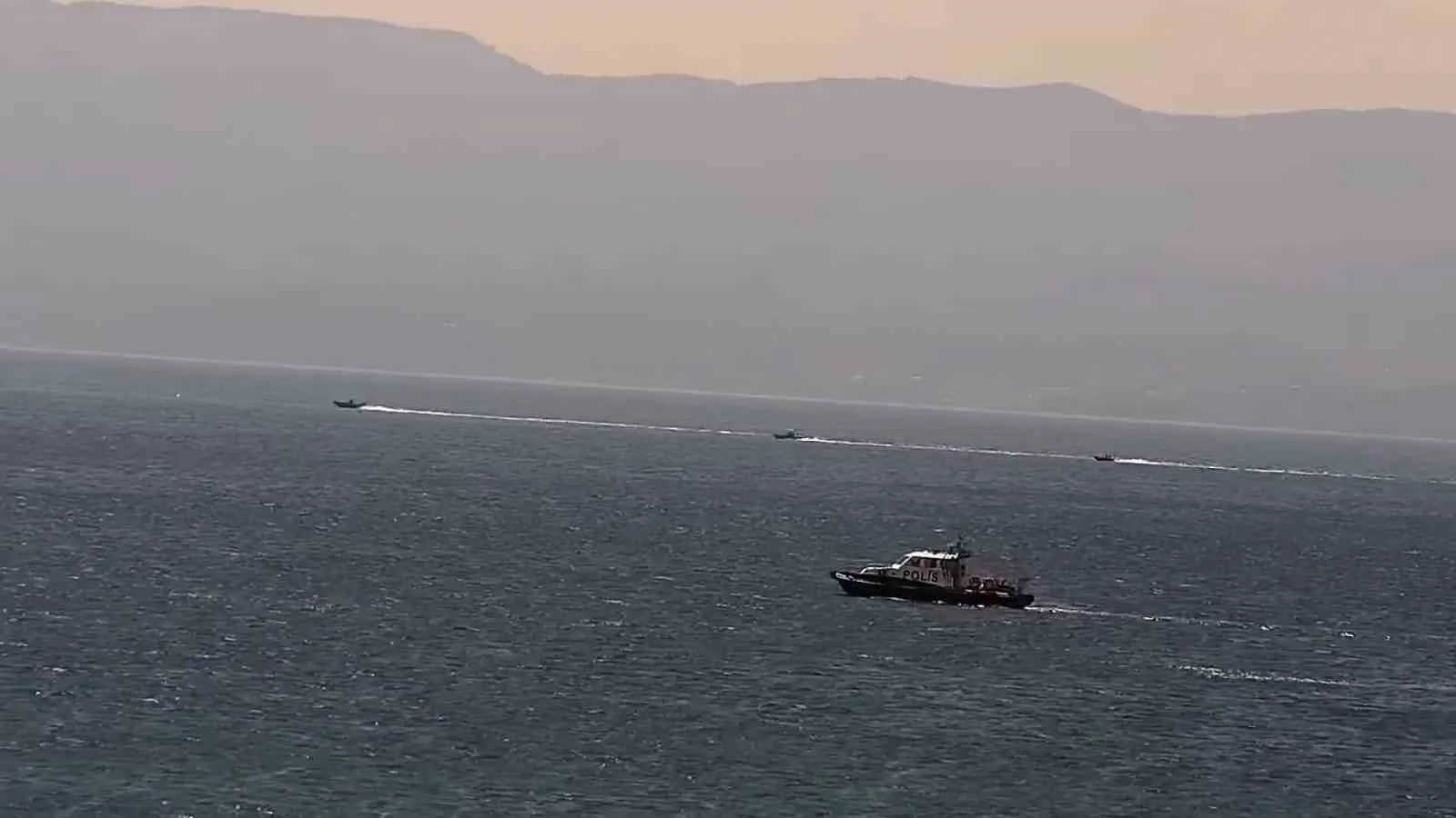 Yalova’da arama kurtarma çalışmalarında heyecanlandıran görüntü