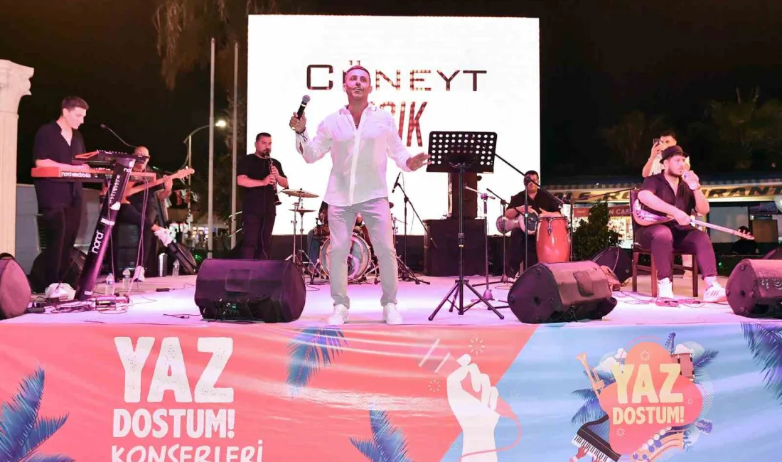 KIZKALESİ MEYDANI'NDA GERÇEKLEŞEN KONSERDE,