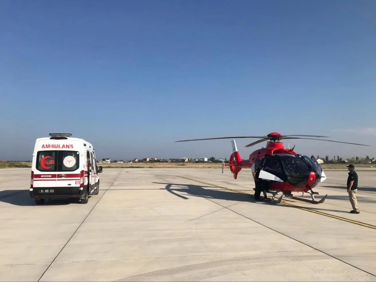 Yenidoğan hasta helikopter ambulansla Diyarbakır’a sevk edildi