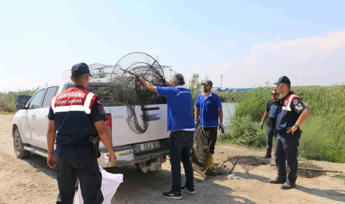 ADANA’DA JANDARMA EKİPLERİ, SULAMA