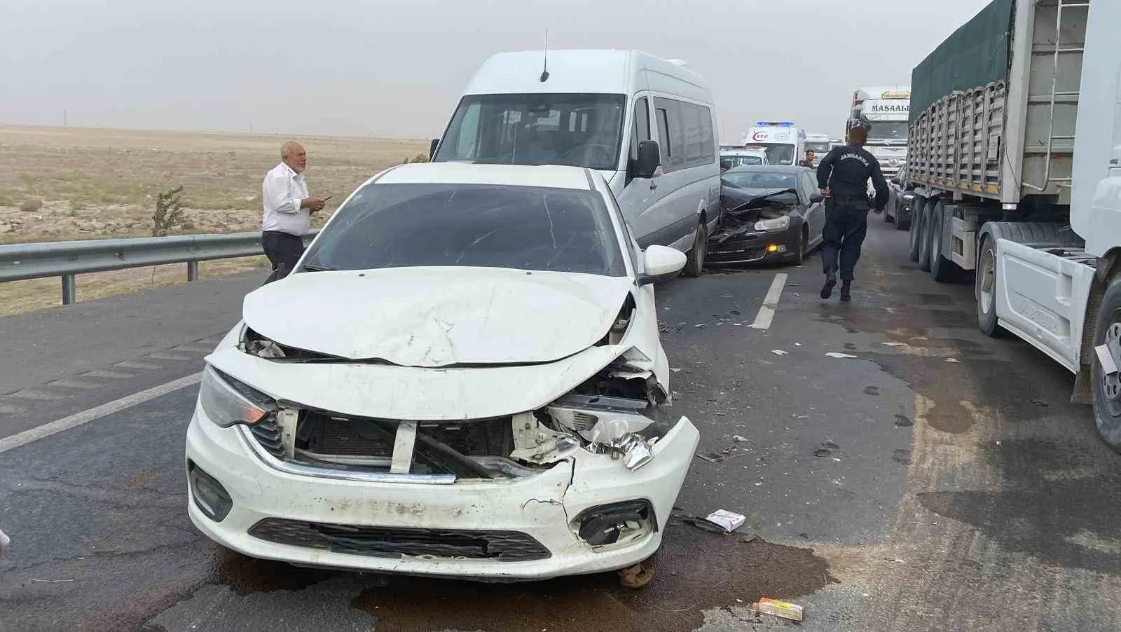 Aksaray’da kum fırtınası kazalara neden oldu: 6 yaralı