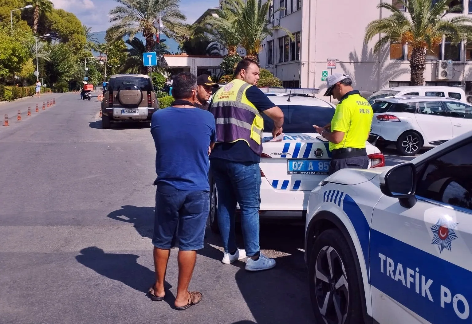 Alanya’da sürücülere ceza yağdı