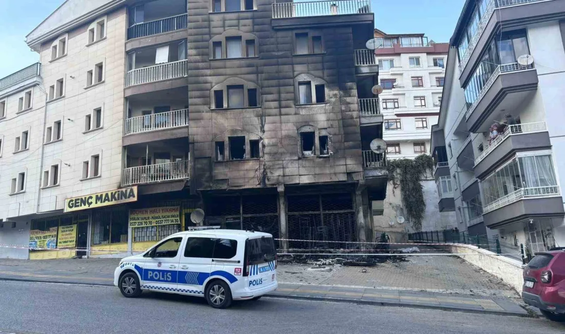 ANKARA'DA BİR BİNANIN ALTINDA BULUNAN İŞ YERİNDE ÇIKAN YANGINDA BİNADA